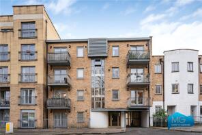 34, 1a Tower Court, Canonbury Street, London N1 2US