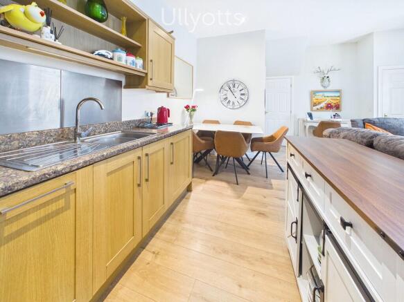 3 bed Terraced for sale Image 7
