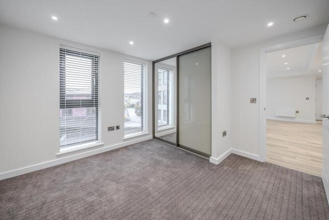 2 bed Flat to rent Image 10