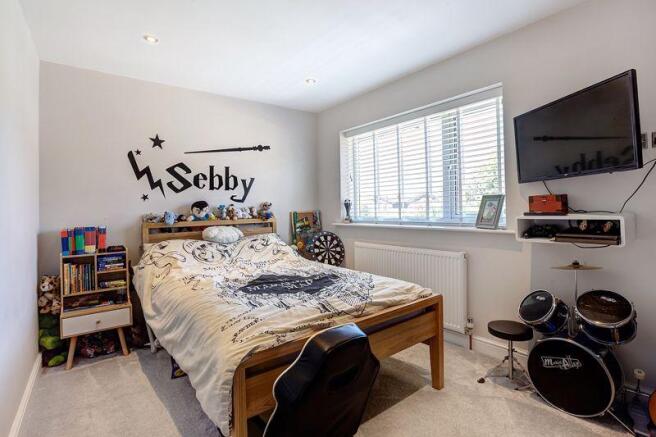 BEDROOM 2