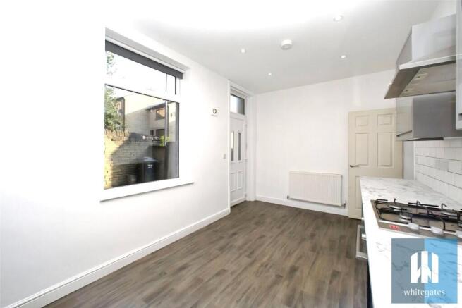 3 bed End of Terrace to rent Image 10