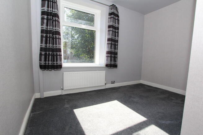 3 bed Terraced to rent Image 8