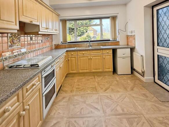 Woodnewton Drive, Leicester, LE5 photo 2