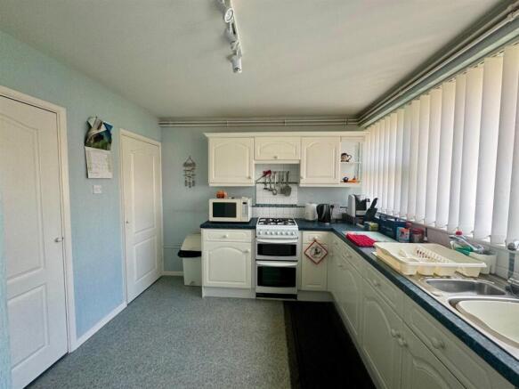 15 Chestnut kitchen.jpg