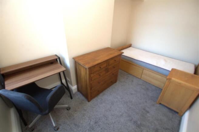 3 bed House to rent Image 8