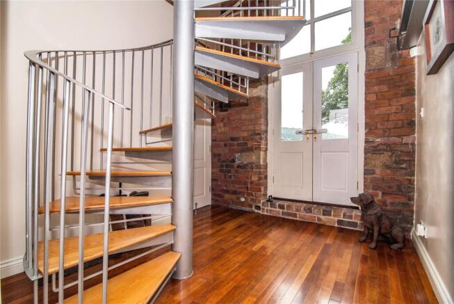 2 bed Flat for sale Image 8
