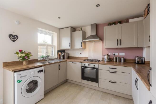 Rye Close 21 Kitchen Dining Room-4.jpg