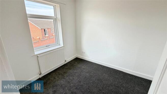 4 bed Semi-Detached to rent Image 11
