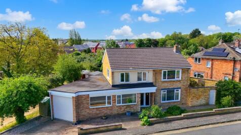 Dovehouse Close, Ely, CB7