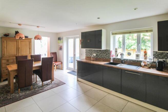Kitchen/Dining Room