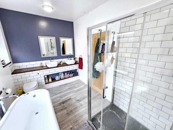 3 bed Terraced for sale Image 11