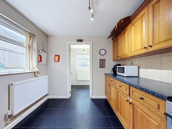Kitchen / Breakfast Area