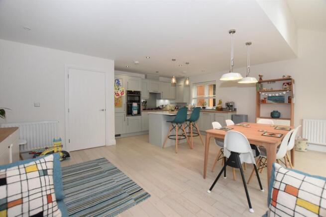 Kitchen/Dining/Famil