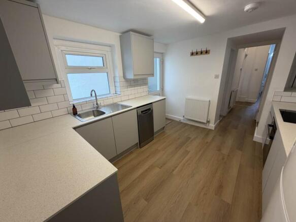 Kitchen (2)