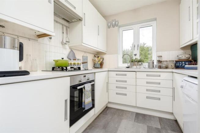 house-ballards-green-burgh-heath-131.jpg