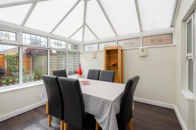 4 bed Detached for sale Image 8