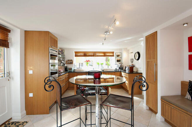Kitchen/Breakfast