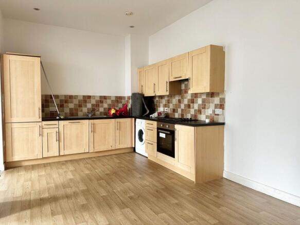2 bed Flat to rent Image 6