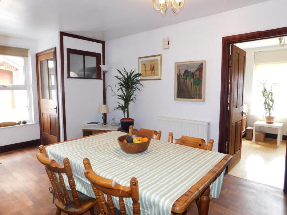 Hallway/Dining Ro...