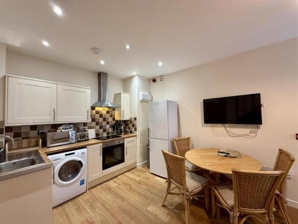 Kitchen/Living Area