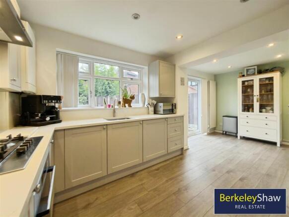 Kitchen/Dining Area