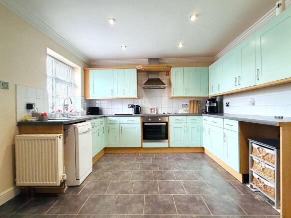 3 bed Semi-Detached Bungalow for sale Image 7