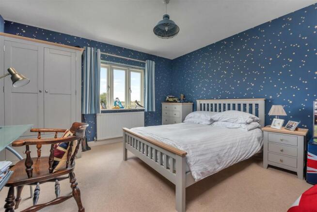 BEDROOM 4