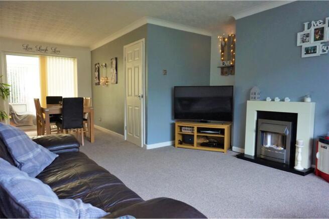 Lounge/Dining Room