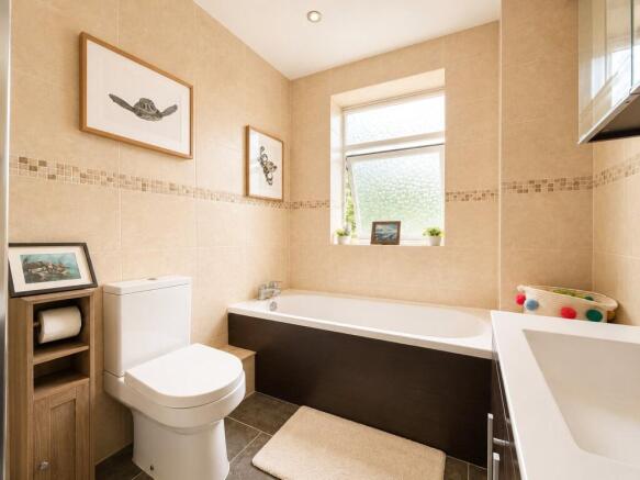 3 bed Terraced for sale Image 9