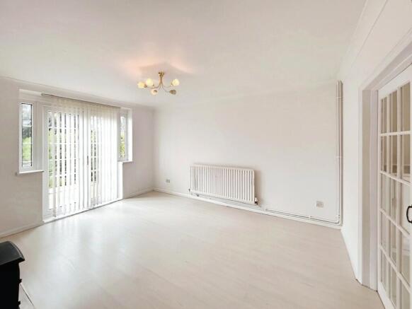 3 bed Semi-Detached to rent Image 4