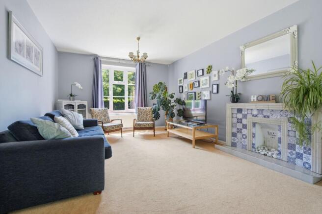 Llanvair Close, Ascot photo 4