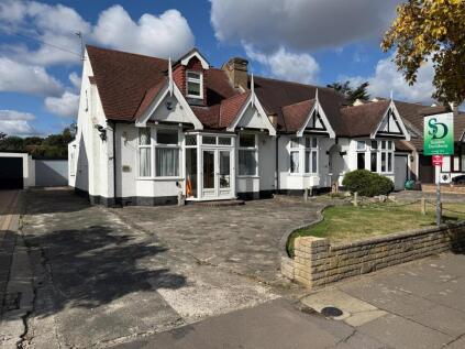 Westrow Gardens, Seven Kings