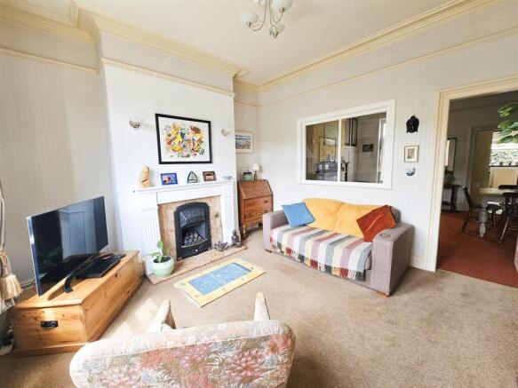 3 bed Terraced for sale Image 4