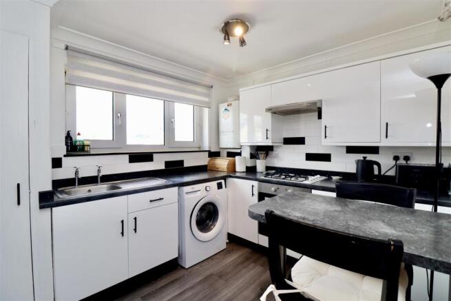1 bed Flat for sale Image 4