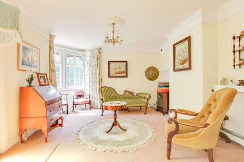 St John's Avenue, Essex, CM17