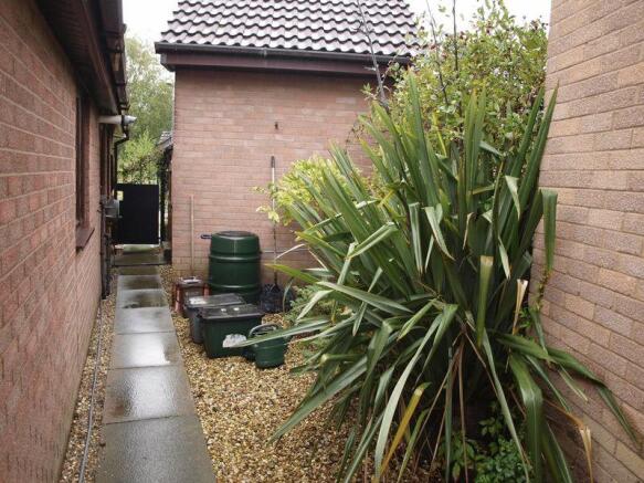 Side Pathway &...