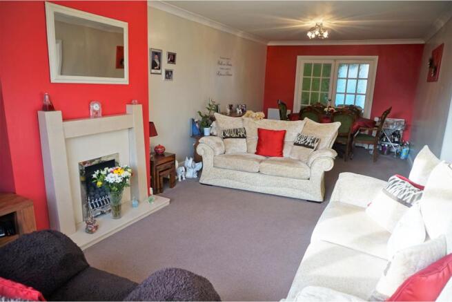 Lounge/Dining Room