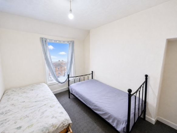 5 bed Block of Apartments for sale Image 8