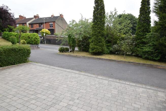 Frontage/Approach
