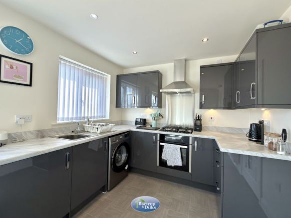 3 bed Semi-Detached for sale Image 10