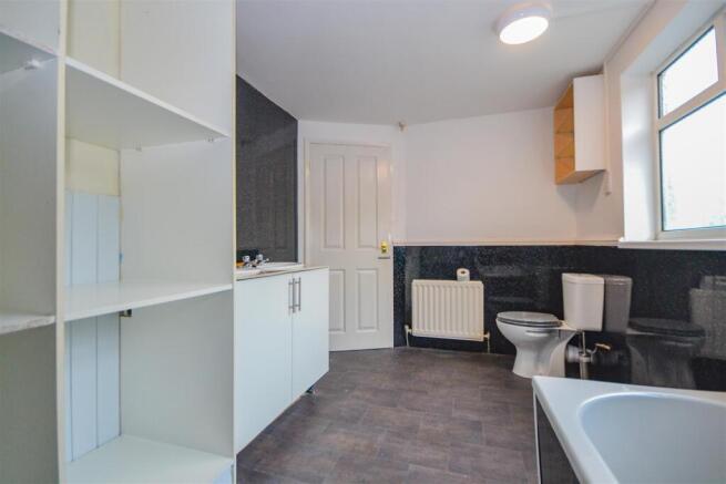 4 bed Terraced for sale Image 6