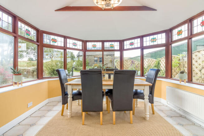 Sun lounge/dining room