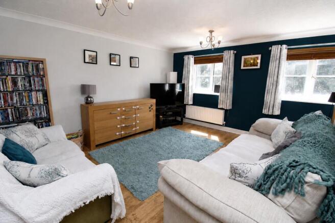 3 bed Terraced for sale Image 9