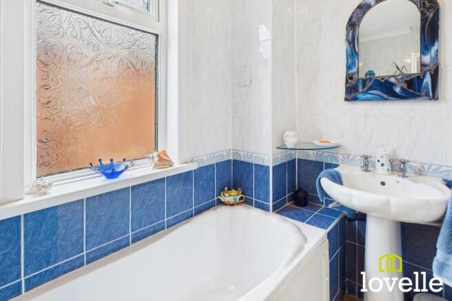 3 bed Semi-Detached for sale Image 10