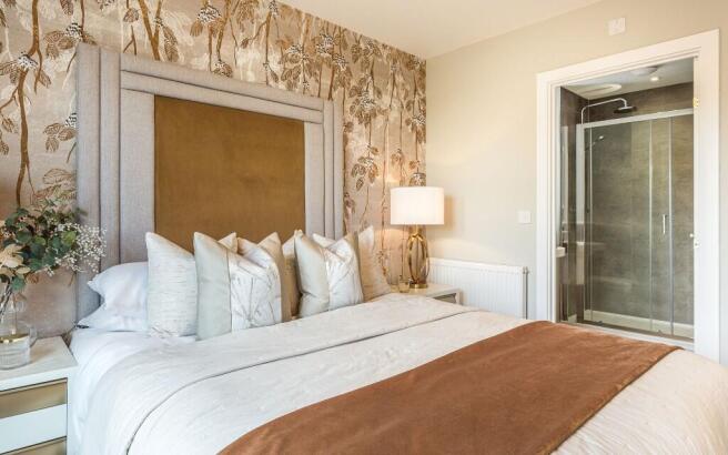 Bed 1 En Suite1