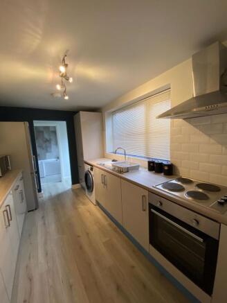 3 bed Town House to rent Image 5