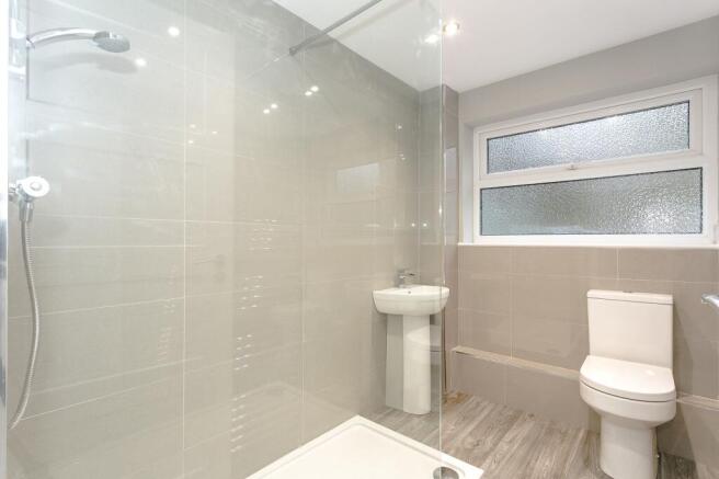 2 bed Apartment to rent Image 4