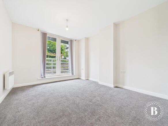 2 bed Apartment to rent Image 10