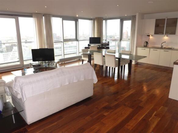 Lounge / Kitchen / Diner