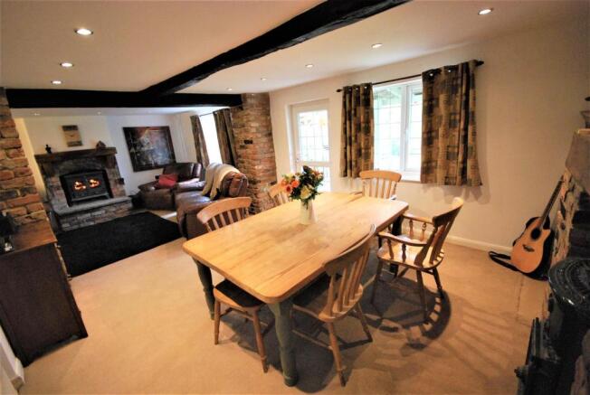 Dining Area: